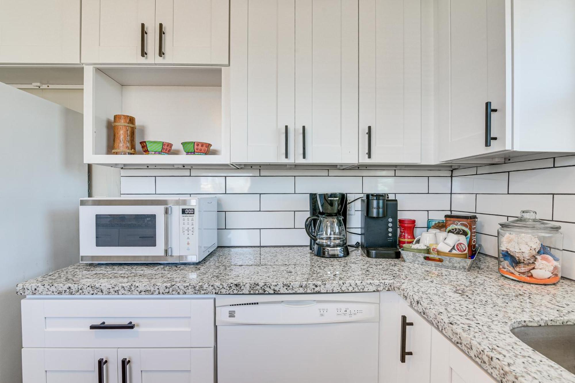 Second-Row Surfside Beach House Newly Renovated! 외부 사진
