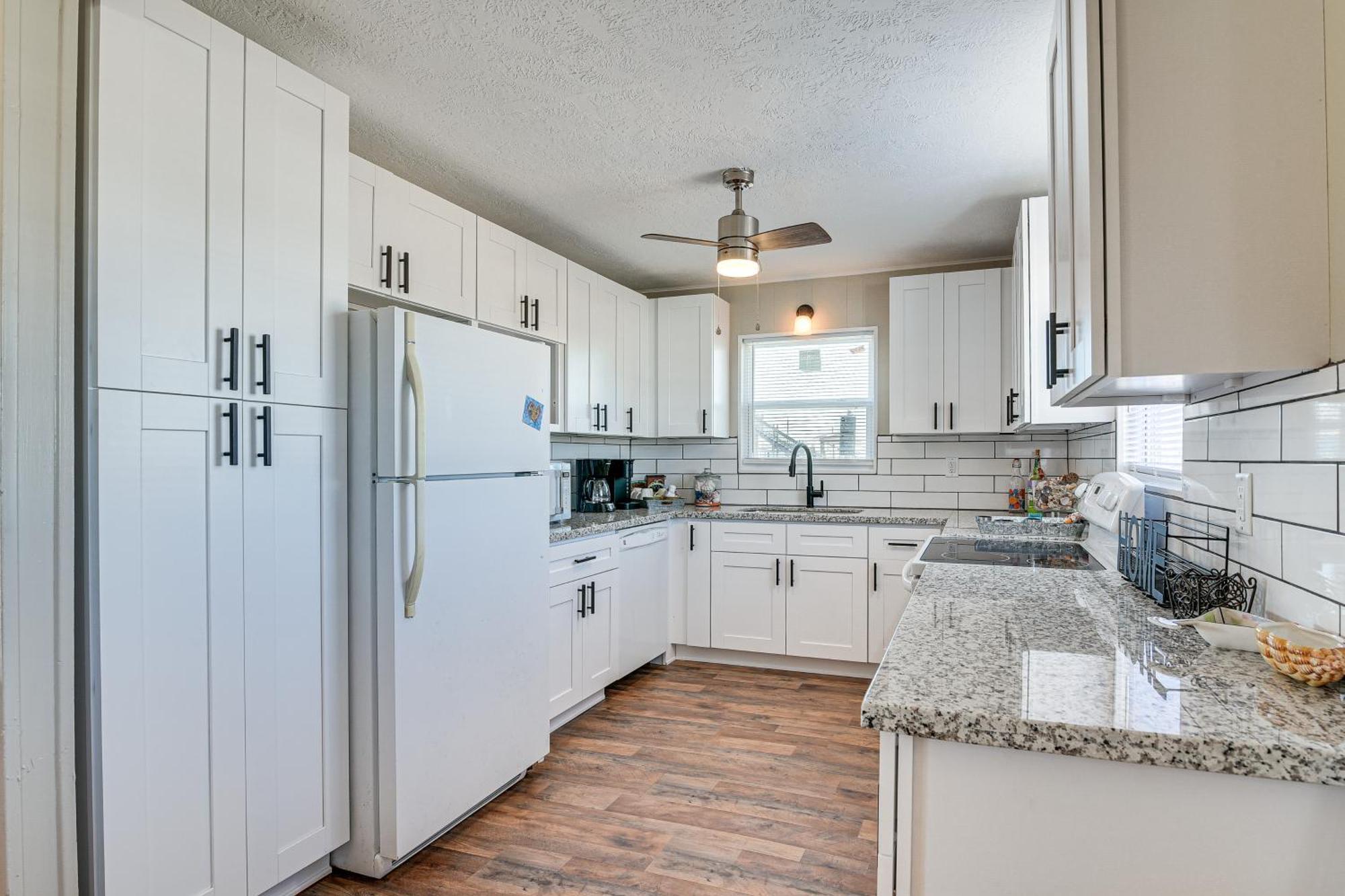 Second-Row Surfside Beach House Newly Renovated! 외부 사진