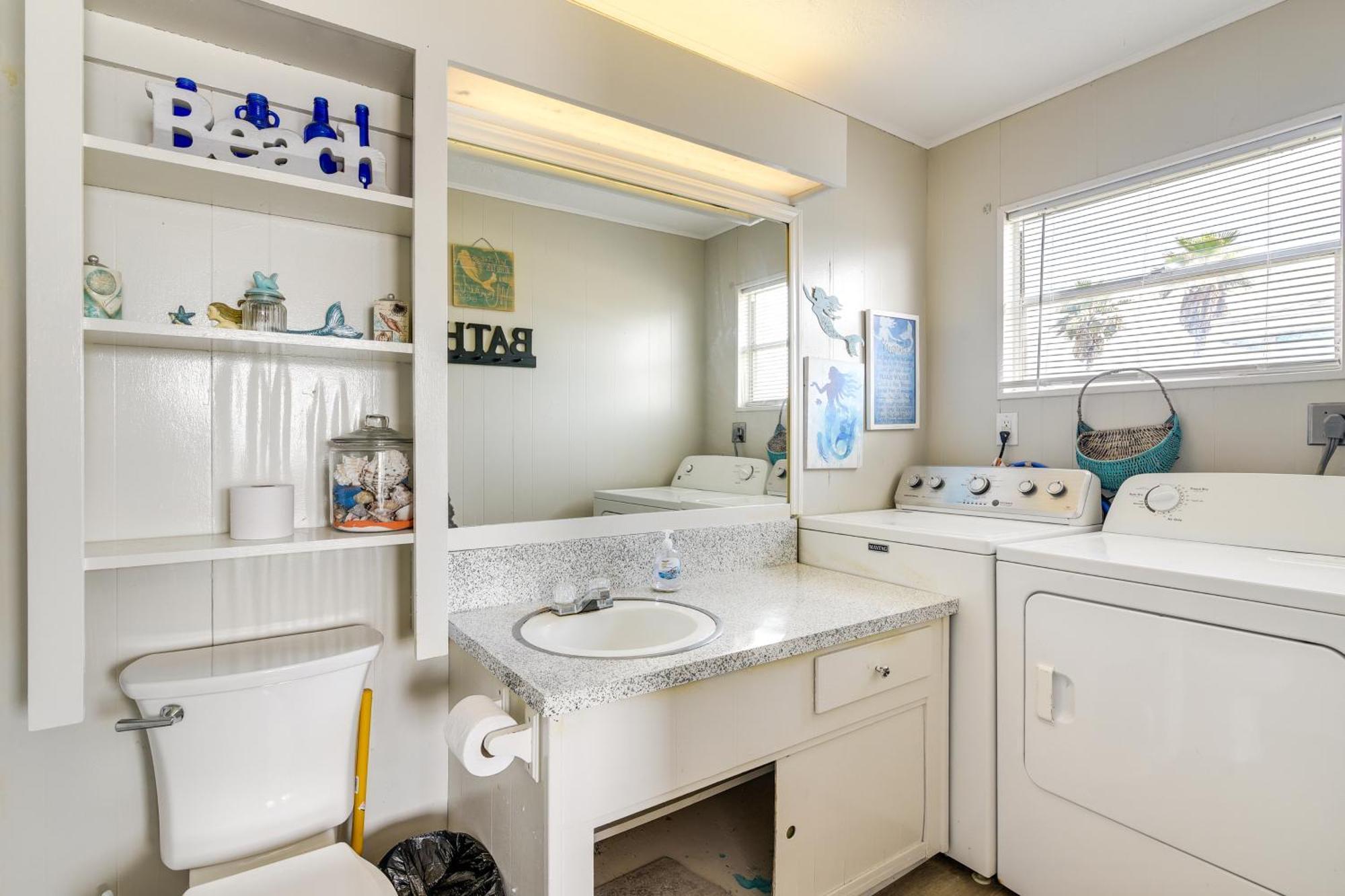 Second-Row Surfside Beach House Newly Renovated! 외부 사진
